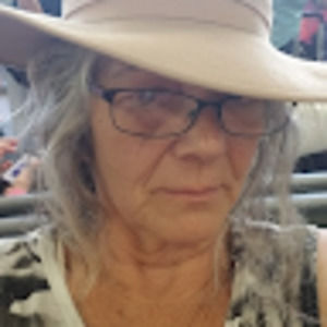 Meet your Posher, Cynthia